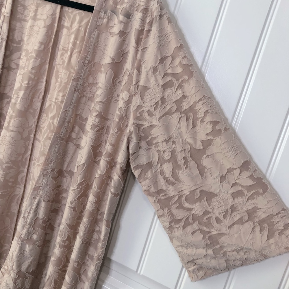 Torrid dusty pink burnout kimono